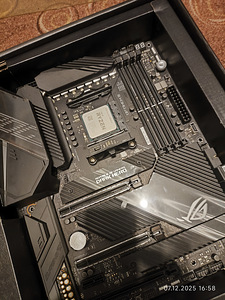 ASUS ROG Crosshair VIII Dark Hero AMD X570 (AM4)+ 7 5800X3D (6 foto / 6)