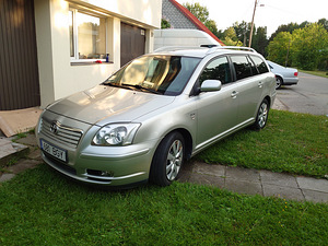 Toyota avensis (1 foto / 9)