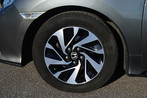 Honda Civic Elegance Navi Sensing 1.0 Turbo 93kW (8 foto / 15)