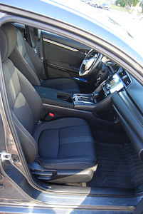 Honda Civic Elegance Navi Sensing 1.0 Turbo 93kW (11 foto / 15)