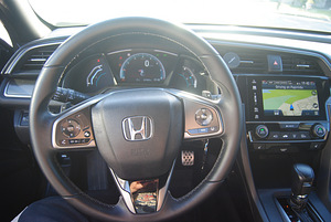 Honda Civic Elegance Navi Sensing 1.0 Turbo 93kW (12 foto / 15)