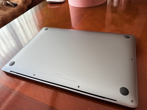 Apple MacBook Air 13 M1 512GB (2022), Space Grey (5 foto / 6)