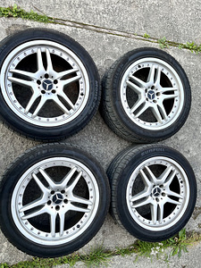Mercedes R20 (1 foto / 3)