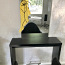 Парикмахерское кресло, тележка, зеркало, подставка для ног заказчика (фото #1)