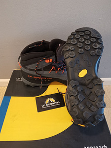 Matkasaapad La Sportiva GTX (3 foto / 3)