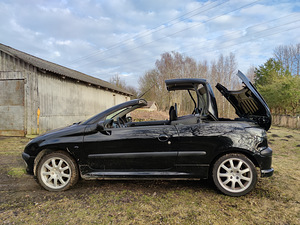 Peugeot 206cc 1.6 80kw kabriolett (2 foto / 12)