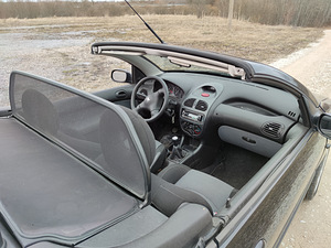 Peugeot 206cc 1.6 80kw kabriolett (7 foto / 12)