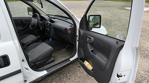 Opel combo C 2011a 1.3 55kw diisel (8 foto / 11)