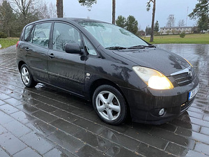 Toyota Corolla Verso 2002 2.0D (2 foto / 8)