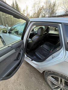 Audi A4 B8 2.0 Дизель 105кВт 2009 (9 фото из 11)