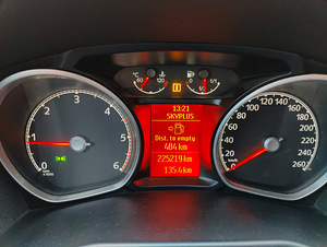 Ford Mondeo GHIA 2.0 96kW (11 foto / 14)