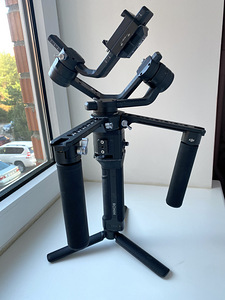 DJI Ronin S + dual handle (1 foto / 2)