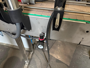 Poolautomaatne etiketimasin – UUS (2 foto / 4)