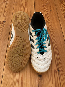 Adidas putsad, jalgpallijalatsid, 38 (2 foto / 2)
