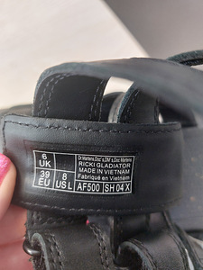 Dr Martens (3 foto / 5)