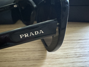 Prada päikeseprillid (6 foto / 8)