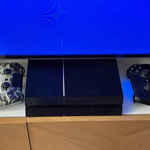 Ps4 500gb 12.00fw jailbreaked (3 foto / 3)