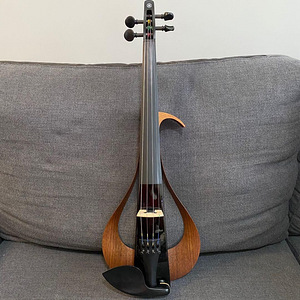 Yamaha YEV-104 nagu uus! (2 foto / 2)