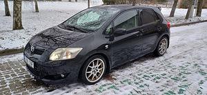 Toyota Auris (1 фото из 15)