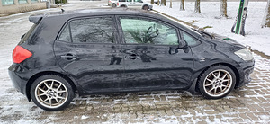 Toyota Auris (4 фото из 15)