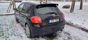 Toyota Auris (6 фото из 15)