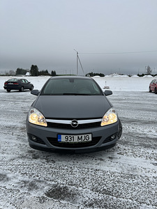 Opel Astra GTC (2 foto / 10)