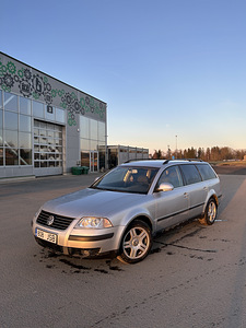 Volkswagen Passat (1 фото из 10)