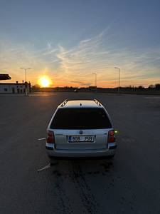 Volkswagen Passat (6 фото из 10)