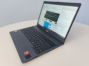 Fujitsu LifeBook U938 (<1kg, intel i5-8250, 20RAM, 256SSD) (1 foto / 9)