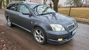 Toyota Avensis 2005, diisel 2.2, 130 kW