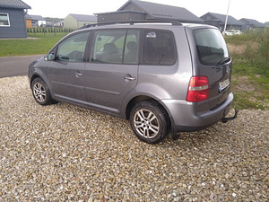 Volkswagen Touran (1 foto / 10)