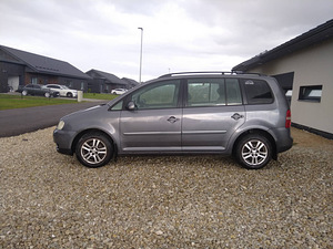 Volkswagen Touran (6 foto / 10)