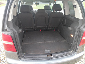 Volkswagen Touran (10 foto / 10)