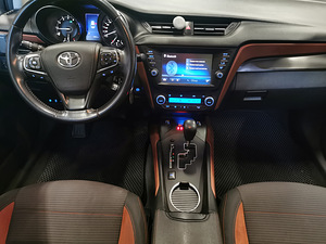Toyota avensis 2017 (4 foto / 9)