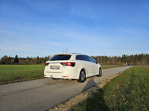 Toyota avensis 2017 (3 foto / 9)