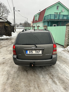 Toyota corolla (3 фото из 6)
