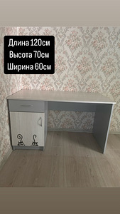 Стол письменный (2 фото из 2)