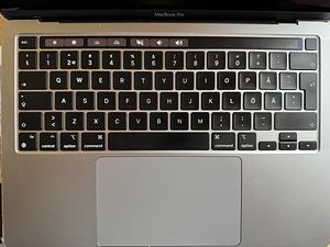 MacBook Pro M1 8/256 (4 фото из 10)