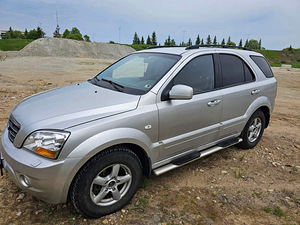 Kia Sorento (1 foto / 2)