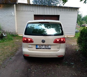 Volkswagen Touran (2 foto / 5)