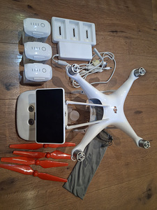 П: DJI Phantom 4 дрон (1 фото из 7)