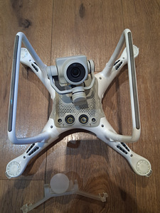 П: DJI Phantom 4 дрон (3 фото из 7)