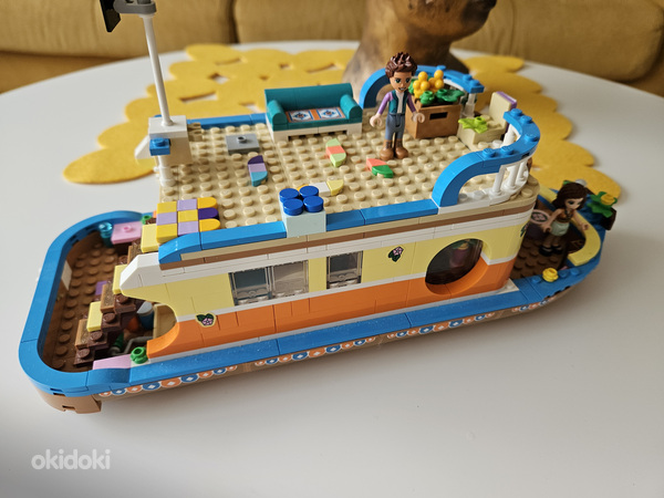 Лодка-домик на канале Lego Friends (фото #2)