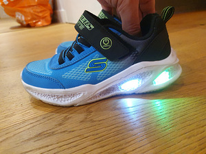 Skechers laste tossud Vilkuvad - suurus 28 (3 foto / 7)