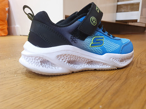 Skechers laste tossud Vilkuvad - suurus 28 (7 foto / 7)