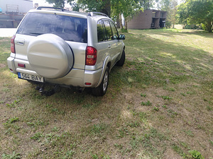 Toyota rav4 2.0 d4d 85kw 2005 (3 foto / 8)