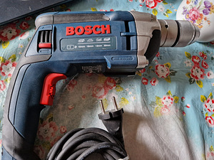 Продается новая дрель bosch GSB 16 RE. (1 фото из 4)