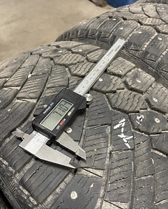 ContiIceContact 4x4 107T XL SUV - 7+mm (1 foto / 3)