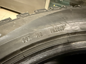 285/40/21 Pirelli Scorpion IceZero2 109H XL 6-7mm (uued 8,5) (4 foto / 6)