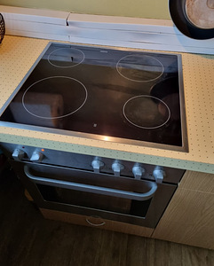 Kvaliteetne köögimööbel koos tehnikaga + külmik (2 foto / 3)